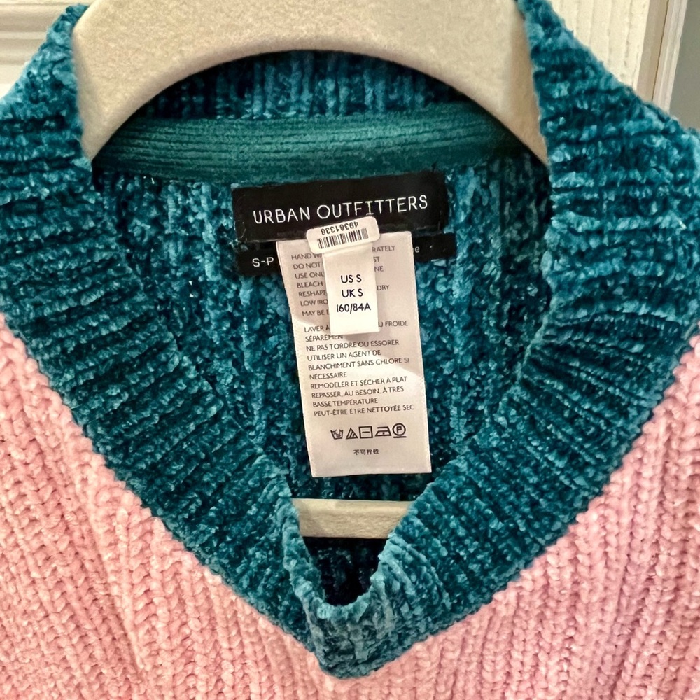 Sweater - Picture 5 of 5